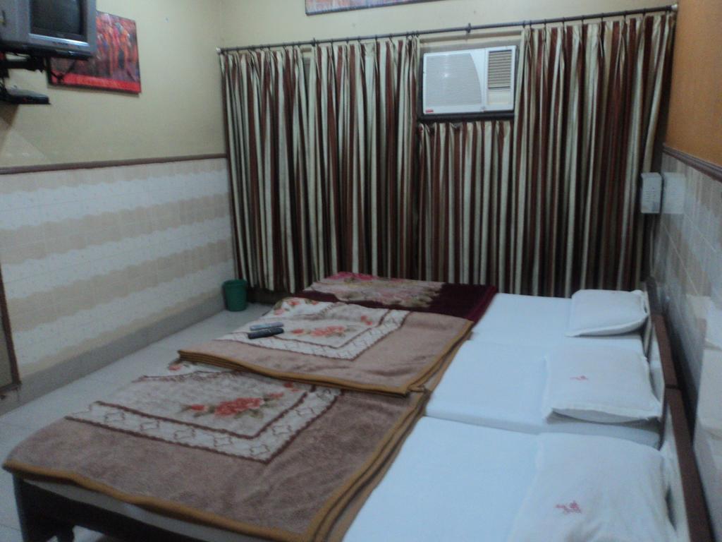 Hotel Jyoti Varanasi Exterior foto